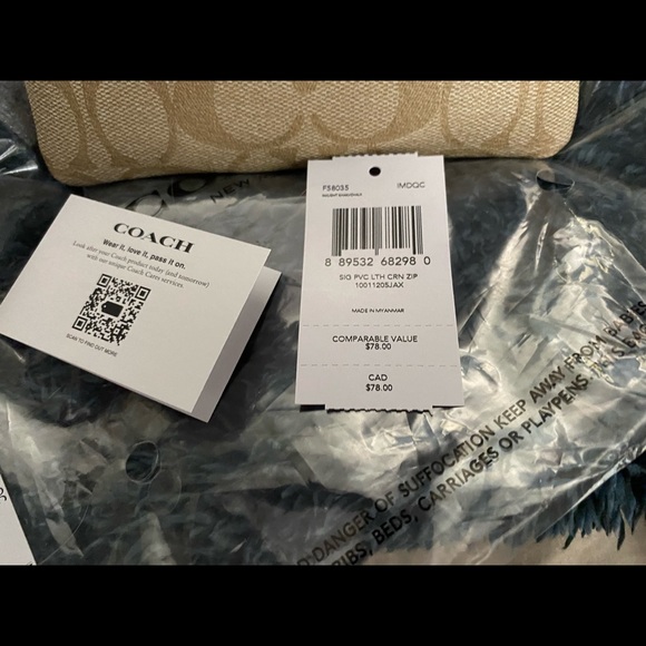 Coach Wristlet/wallet - Picture 10 of 11